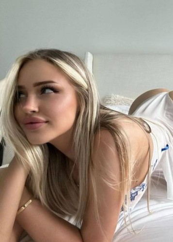 Оля, Г. Рефтинский